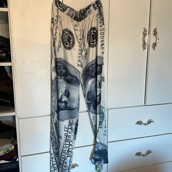 New! Cute $$ pj’s! - Picture 4 of 4